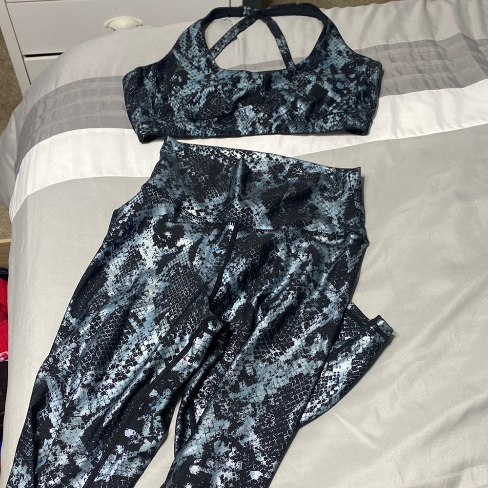 Carbon 38 workout outfit